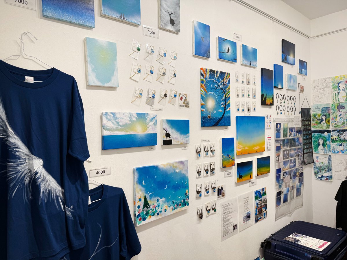 DFGHarajuku's tweet photo. 【最終展示のご案内】
「ていねいに生きていく。vol.8」
WEST 1-F
2026/09/11 - 09/13

始まりは他のグループ展で出会った御三方が、
1年に1回のペースで開催する3人展
「ていねいに生きていく。」
8回目となる今回の展示の様子を
写真と共にご紹介します！

@aki_spraypaint 
@satomi_kazunori 
@ibuka_ib 

https://t.co/IhfcdiRrRo