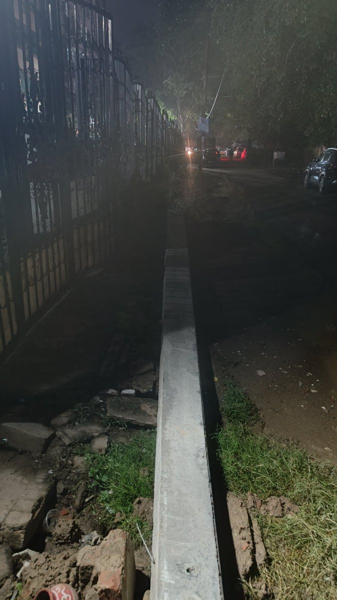 IhmNiti's tweet photo. Day 4 of absolute negligence! A heavy cemented electricity pole is blocking the exit at Gaur Residency, Chander Nagar. We are facing a family health emergency and cannot drive out. Why is the local JE ignoring this hazard?Need immediate action! @PVVNLHQ @pvvnlghaziabad @UPPCLLKO https://t.co/kVt4WOxOkc