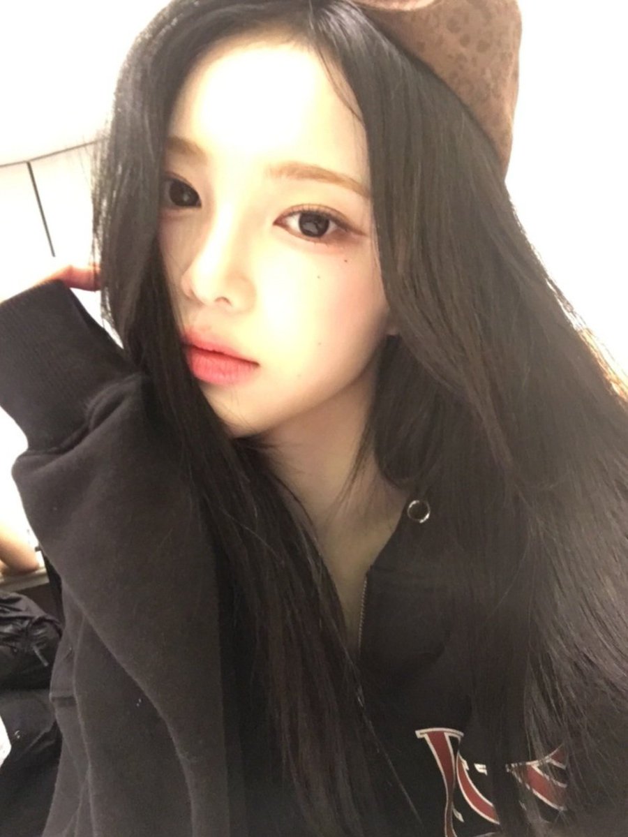 19luv_4u's tweet photo. 페로몬만 주면 이안이 복종시킬 수 있는데..💗 안 할 거에요 언니❓️🖤

#멤놀 #연능 #맘눌뎀 #맘눌떡 #야상극 https://t.co/YersmT3xGb