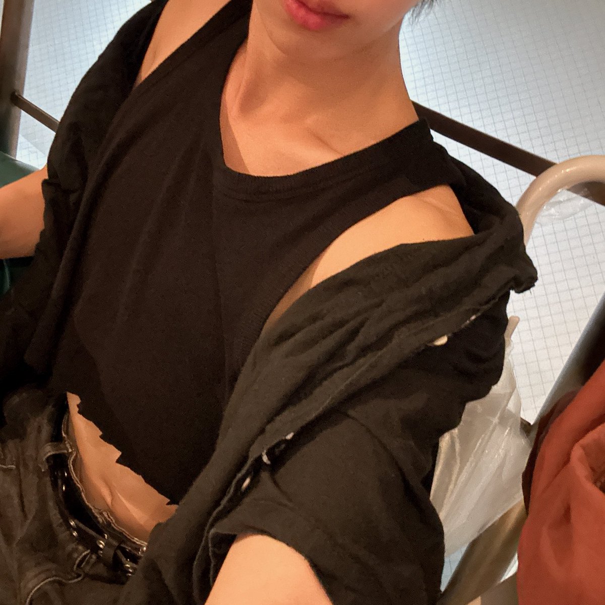 kira_SnowA's tweet photo. 多分だけど
メン地下で「腹出し」してるのは
俺だけ説 https://t.co/jvH9hHvg6B