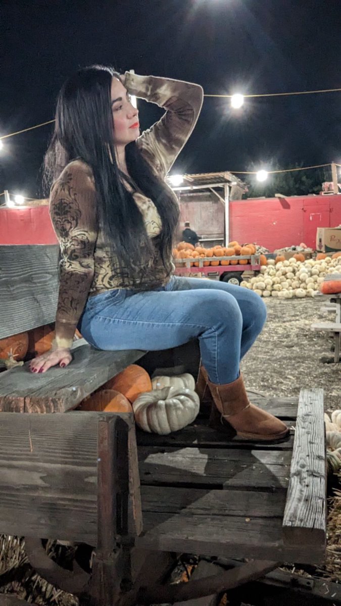 katiealli's tweet photo. I went to this pumpkin patch with Jelly three times. https://t.co/jlugmaH0XW