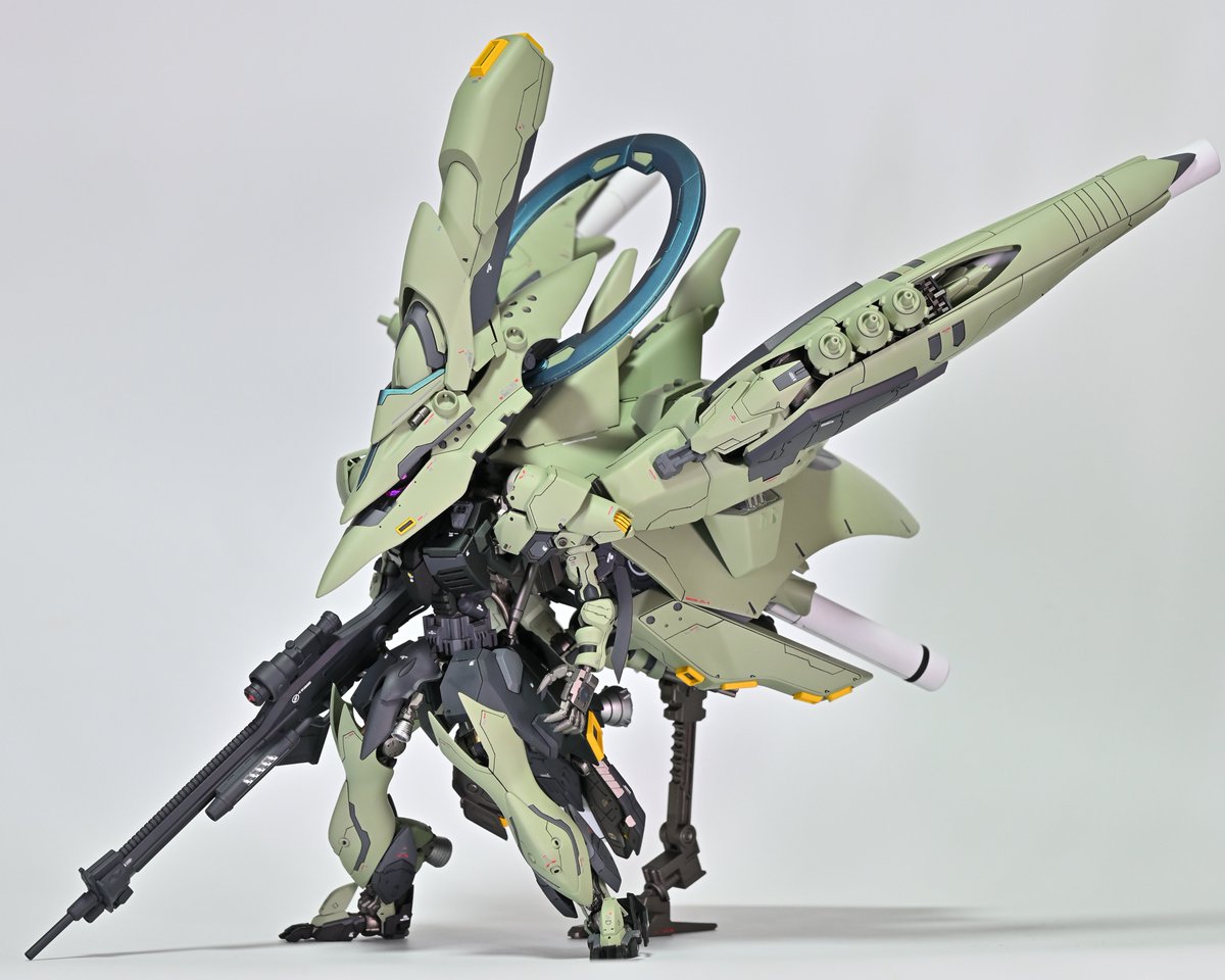 Katori_13's tweet photo. 「ゼイレーン」

今年初のガンプラ完成しました！

プロジェクトセイレーネの計画データを元にエルメス、キュベレイ、ナイチンゲール、ネオジオングとサイコフレームのデータを使用して作られた機体という設定です。

#ガンプラ

詳しい説明:ガンスタ→https://t.co/gkxkXlu8hO https://t.co/Wy9QepJIFL