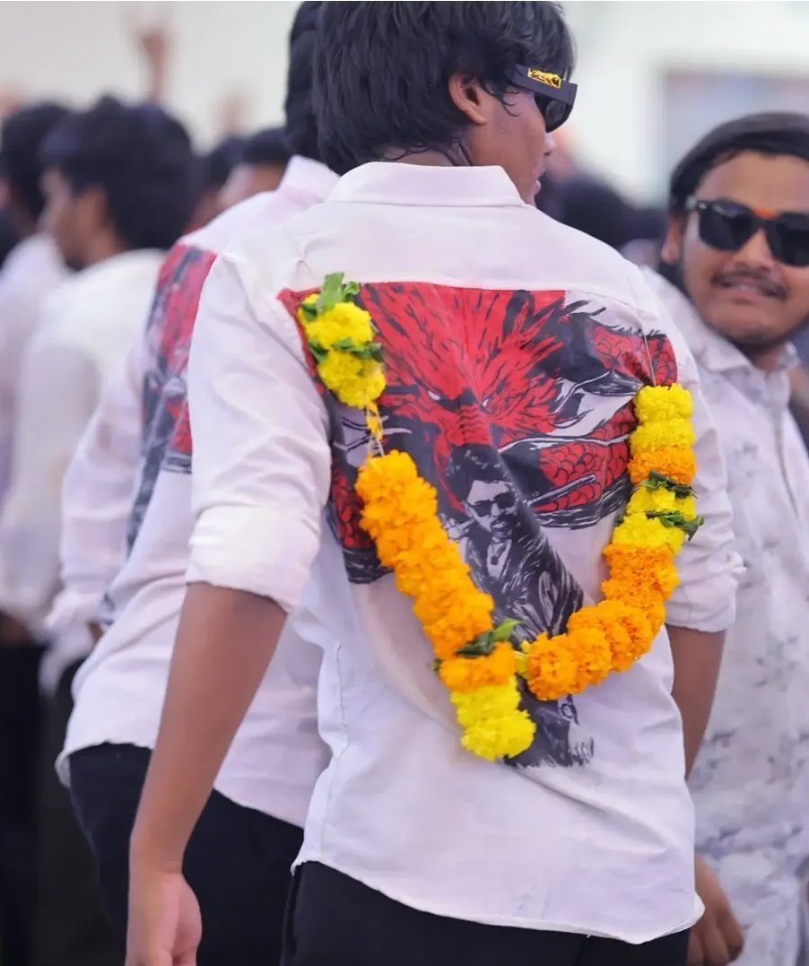 AandhiFanIkkada's tweet photo. E gen z batch kosam ayina full fledged dates ivvu bhai og2 ki @PawanKalyan https://t.co/EeZk7k7ufh
