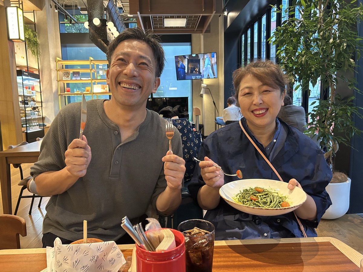 kimurakatutiyo1's tweet photo. 本日は！日本橋兜座へのご来場ありがとうございました♪ #三門綾　くんがお手伝いに来てくれました♪
9/17(木)　#かさま歴史交流館井筒屋　さんで三門綾ひとり会のゲストです♪ #玉川祐子　師匠が　#かさま大使　をしておられる茨城県笠間市！楽しみ😊です♪11/18(水)19時浅草木馬亭は綾の助太刀⚔️🈶 https://t.co/5dnS8xXiUB
