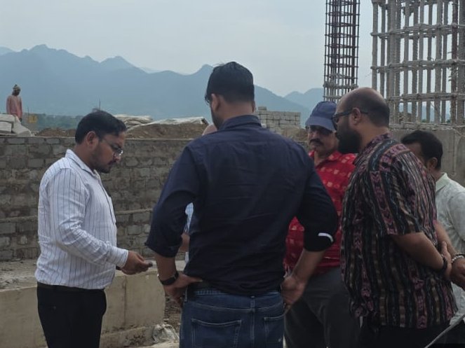PWD_Odisha's tweet photo. Chief Construction Engineer, Jayapur (R&B) Circle inspected key infrastructure projects under Koraput (R&B) Division, including major road stretches, the Jhanjabati River Bridge, & Narayanpatna CHC. Directives issued to expedite work & maintain strict quality standards!
@PrithivirajBJP