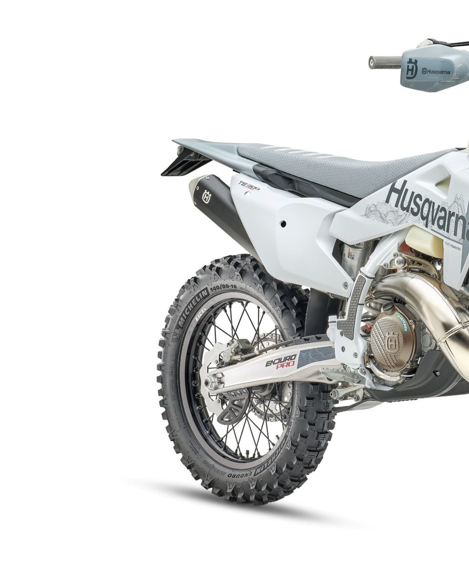 HQV_MotoUK's tweet photo. Own the trails.

Competition-focused machines that combine proven exceptional performance with an exclusive selection of premium Technical Accessories.

The TE 300 Pro and FE 350 Pro. https://t.co/f7ove6DCde

#Husqvarna #RideHusqvarna #Enduro #FE350Pro #TE300Pro #StudioSaturday https://t.co/Zh2OWYLqiT