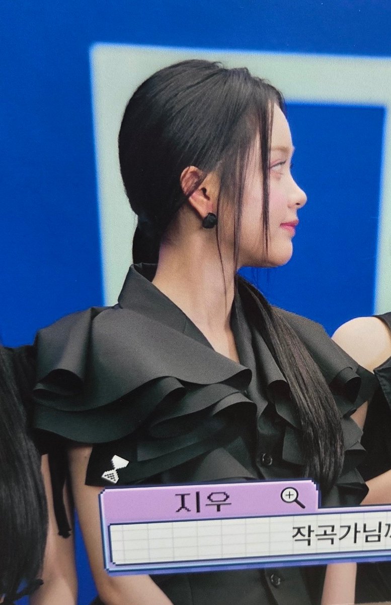 1ts_clover's tweet photo. Side profile carmen cakep banget. 🫠 https://t.co/Rnx6I4CAo5