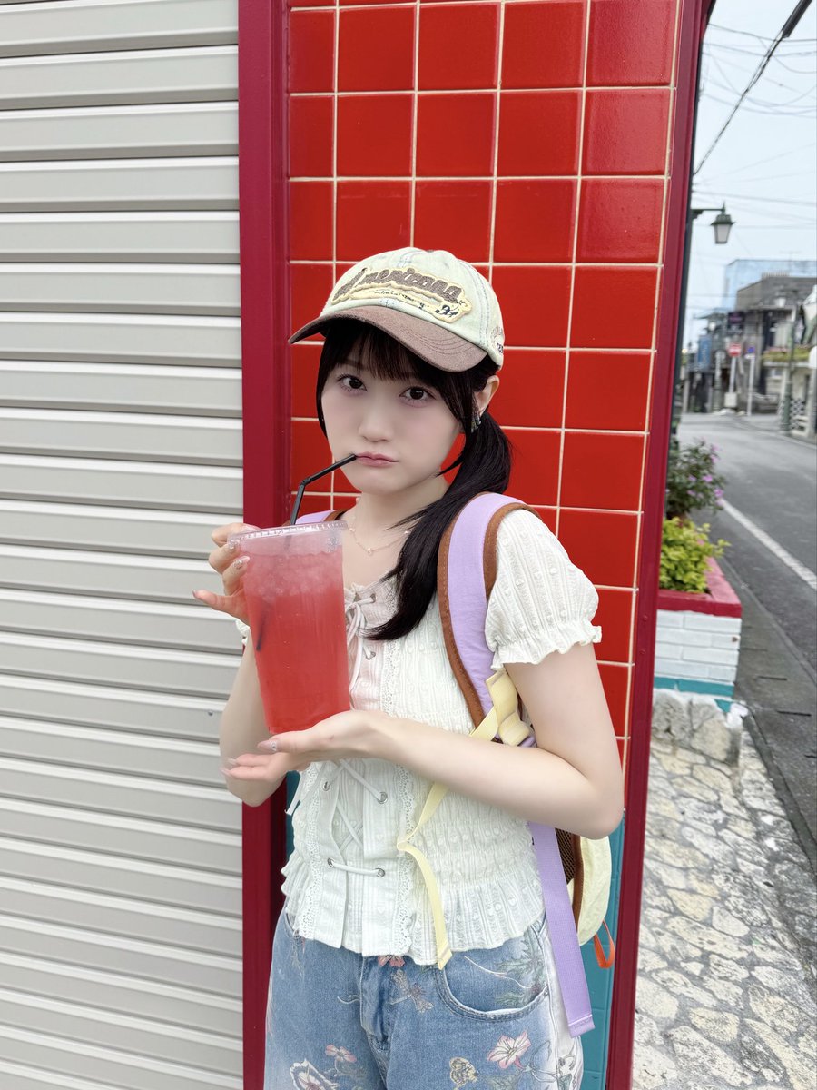 OY_A_Official's tweet photo. ／
発売まであと6日ˊ˗
＼

🌺小倉唯 最新写真集
『ゆいま〜る』🏝️

本日も撮影のオフショットをお届け📸
カジュアルなコーデで沖縄の街をお散歩🌺✨
ドリンク片手のキュートな表情にも注目です🥤♡

▼詳細はこちら
https://t.co/flhQDYh4op https://t.co/cRgrd88d9T