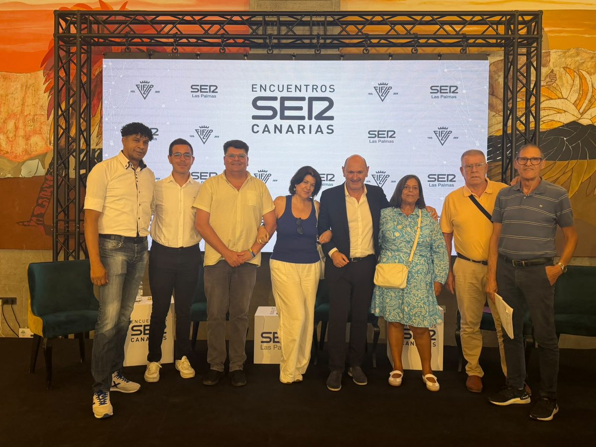 ctarfiflp's tweet photo. ⚽💯 El CTA FIFLP, presente en “Un siglo latiendo fútbol”

El CTA FIFLP participó en el encuentro organizado por SER Canarias con motivo del centenario de la FIFLP, una jornada para celebrar 100 años de historia y mirar al futuro de nuestro fútbol. https://t.co/TpZ4rRwmeW