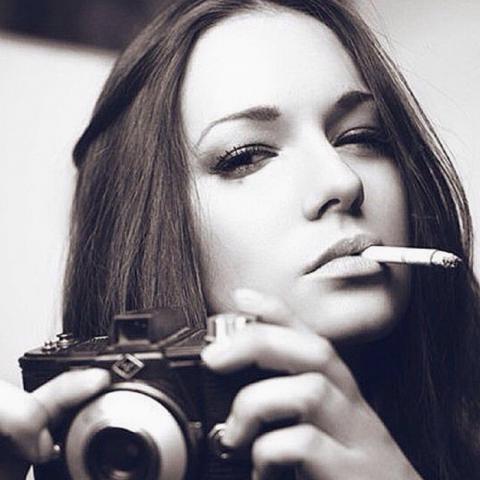 AmandaWilmes2's tweet photo. 🧳 🌸 🌟 Why do I keep losing my earbuds? https://t.co/h7fR9aqR1u