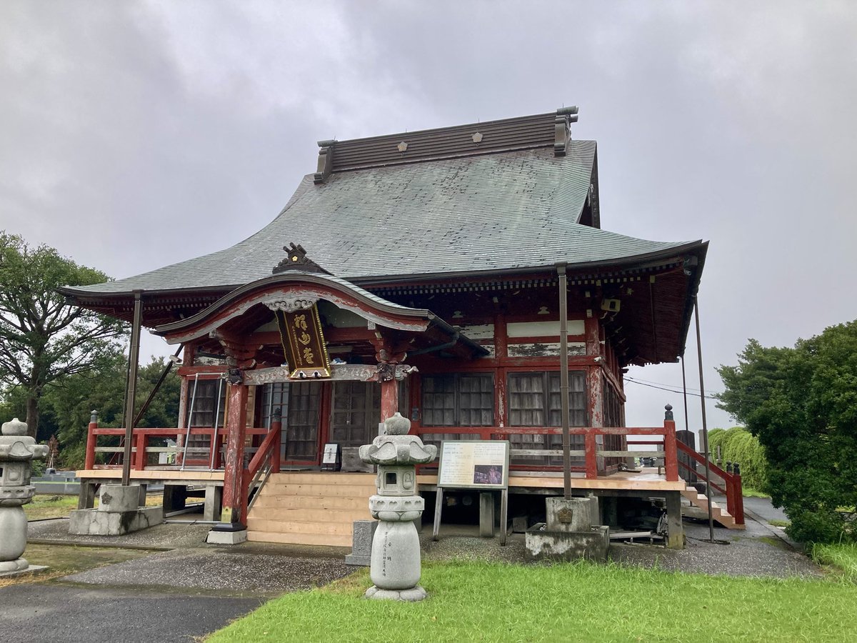 cubmanyuu's tweet photo. 勝覚寺の縁日御開帳で拈華微笑のお釈迦様と四天王立像、拝観させて頂きました。展覧会とは全然違ってお堂内で拝む仏像は大きく、凄い迫力で素晴らしかったです。仏像好きな方はぜひ行かれると良いと思います。お堂内は撮影出来なかったので仏像の写真はお寺のHPからです。 https://t.co/LWHDQZmEHe