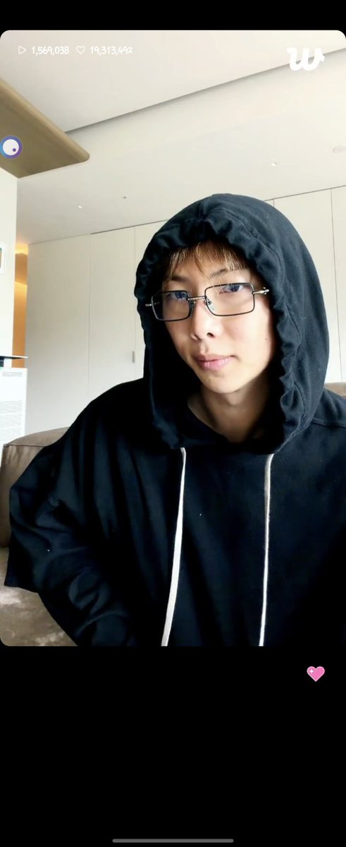 nuansarebel's tweet photo. Sayangku HBD :(((( km best leader bgtttt plis be happy be healthy be more wealthy Namjoon kuuu 🥳🥳🥳 bersyukur bgt km lahir di era ku, melahirkan lagu2 for keeping me sane in this insane world. c u well on Dec with other 6 kicils2 🥹🥹 https://t.co/o10p046qlV