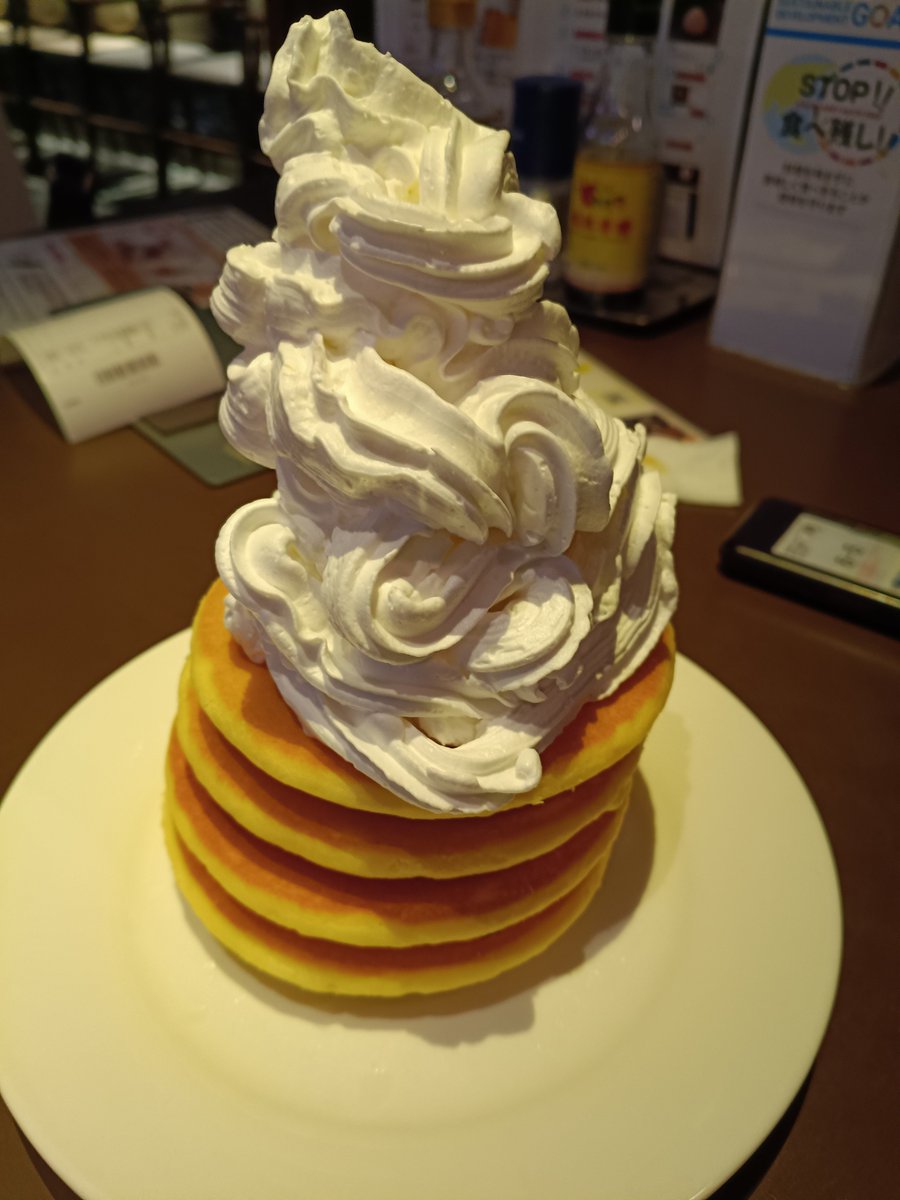 Crystal_Fel's tweet photo. ∞無限パンケーキ！何枚でもクリームまでも∞！ https://t.co/mGAuva09WS