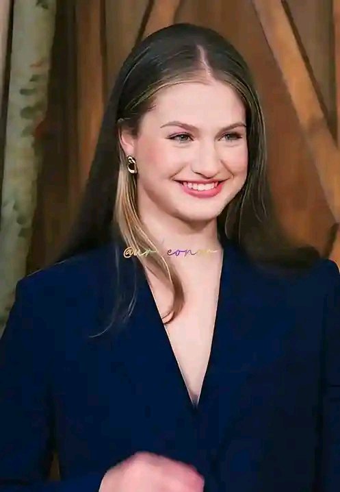 princess3Leonor's tweet photo. Europe's richest princess: no heavy makeup, no plastic surgery—just magnificent simplicity.
Princess Leonor https://t.co/Osq3xGPVt7