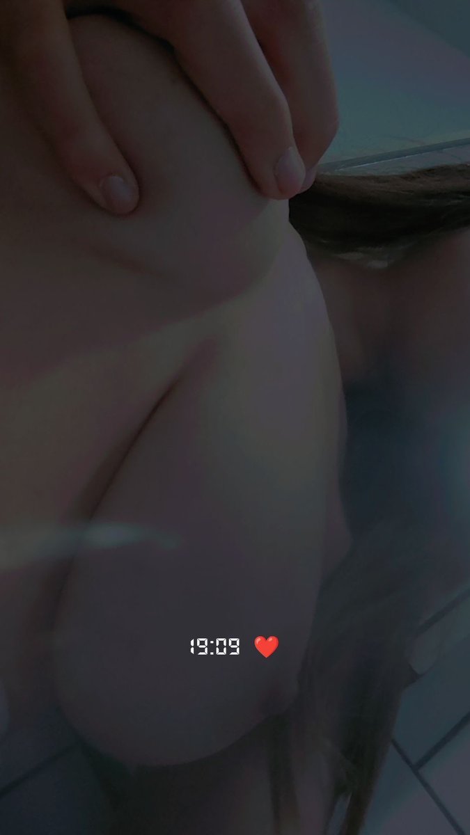 AhmanBekic's tweet photo. This serbian young slut sent me her nude tits unprovoked #snapchat #leaked #balkan #serbian #boobs #slut #snap #teen #young #college https://t.co/Wb9Fub9SRE