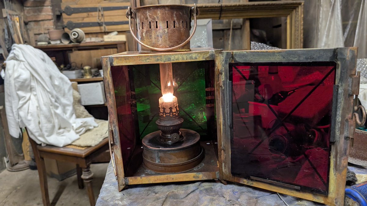 smeerlingantiek's tweet photo. Brugwachter lamp #Westerwoldse_Aa
#streek
#geschiedenis https://t.co/Xij5UnbV0V