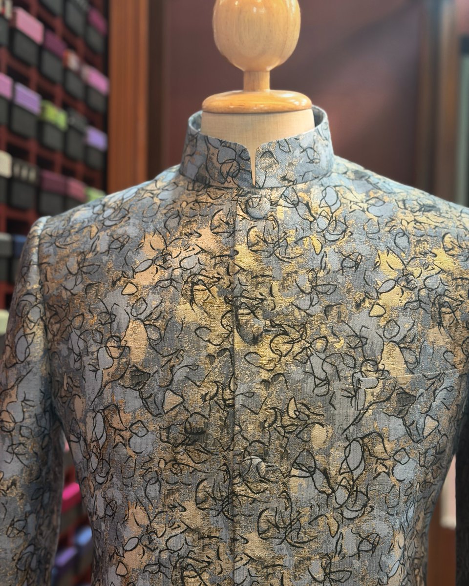 sg_suit's tweet photo. Custom elegance in every detail.
A refined statement jacket, tailored for a sharp and distinctive look.
SG Suit Thailand | Bangkok
Custom-made to your style, fit, and personality.
#SGSuitThailand #CustomMade #BespokeTailoring #MensStyle #CustomSuit #BangkokTailor https://t.co/reuIuDAK5a