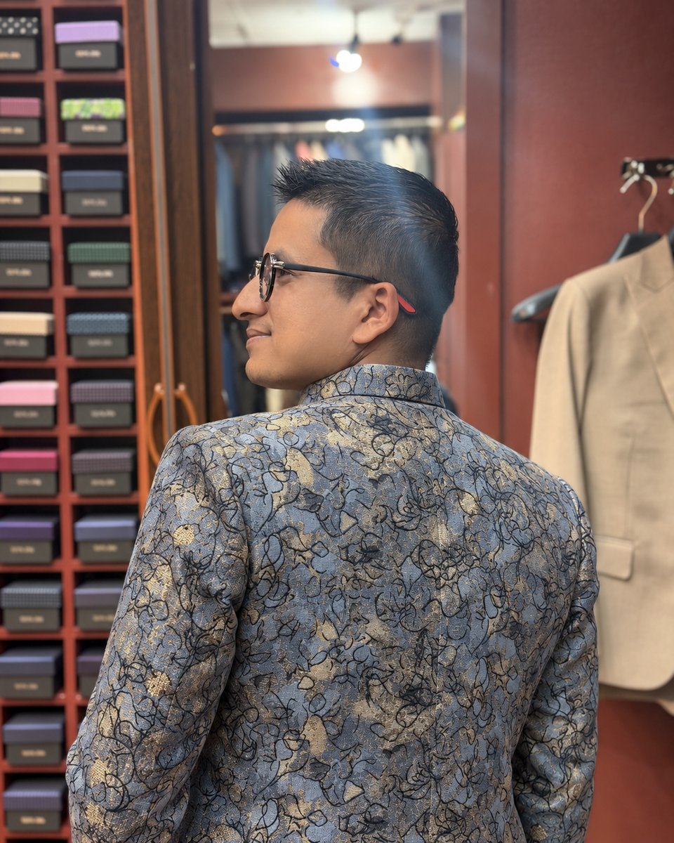 sg_suit's tweet photo. Custom elegance in every detail.
A refined statement jacket, tailored for a sharp and distinctive look.
SG Suit Thailand | Bangkok
Custom-made to your style, fit, and personality.
#SGSuitThailand #CustomMade #BespokeTailoring #MensStyle #CustomSuit #BangkokTailor https://t.co/reuIuDAK5a