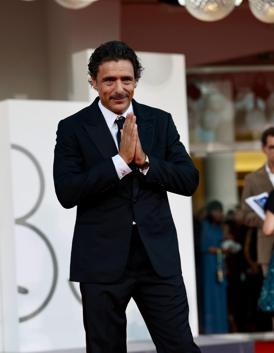 RaiCinema's tweet photo. Riflettori puntati su Adriano Giannini e sul cast di Ritorno a Buenos Aires, ieri a Venezia per la presentazione in Concorso del nuovo film di Marco Bechis. https://t.co/EnUGJhCvUm