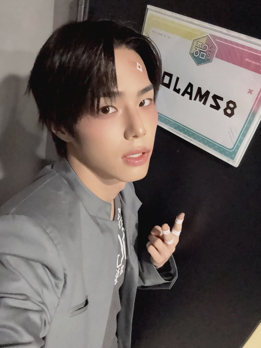 82Message's tweet photo. [#킹왕짱_사랑해]
😽

#82MAJOR #82메이저 #에이티투메이저
#황성빈 #HWANGSEONGBIN https://t.co/tpsKUxNlsZ
