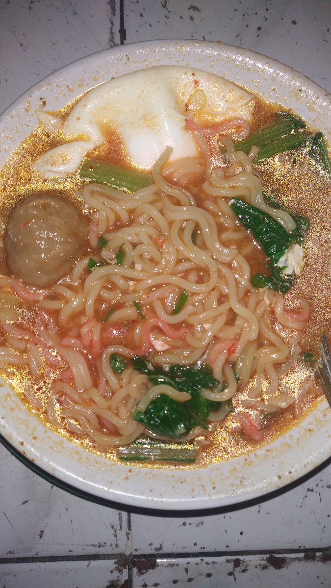 lisachuusvl's tweet photo. guys kalo kalian makan mie, team apa?mie goreng/mie kuah! https://t.co/AydE0nz7uK