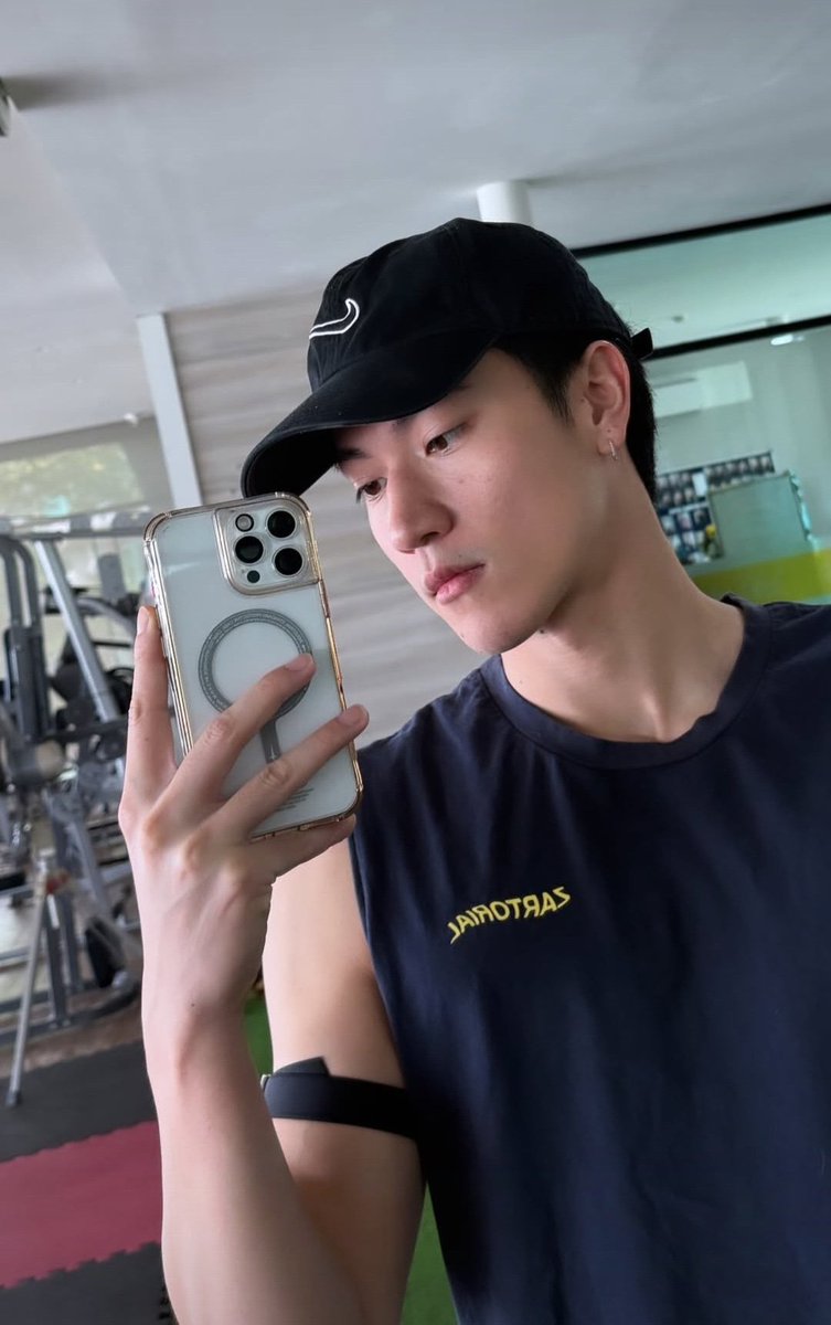 sourgrapes190's tweet photo. อินจักรเข้าgymได้หล่อจังว้าา คันหัวๆๆ เข้าใจองศา เข้าใจท���กคน

#innjkrsn https://t.co/7G1jynRxDR