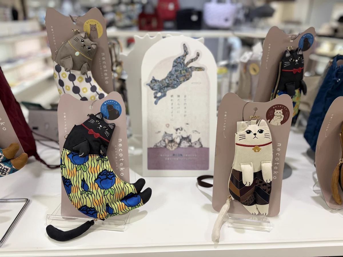 フクモモ仲良し巾着ポーチ　ネコちゃん 広島の百貨店 福屋のフックン on X: 