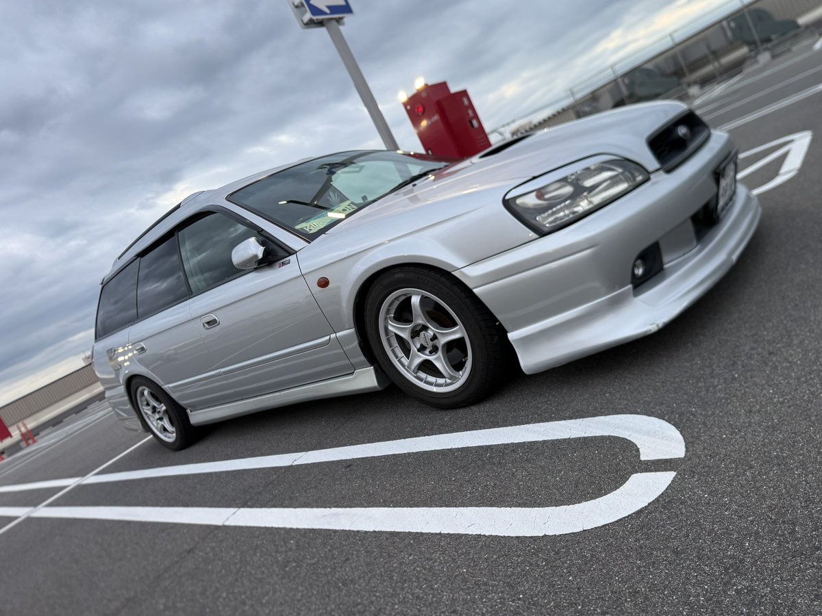 repKMBracing1's tweet photo. かっこいい車あると思ったらワイのや

ワイのやー！！！ https://t.co/vvrbiJ0u8R