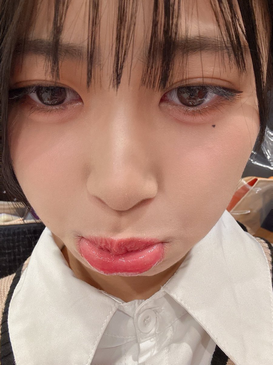 itrip_sakura's tweet photo. 今日はソロ‼️ありがとうございました😭
たのしかっっっったああ！！
やっぱLIVEで弾き語りだいすきやあ！
大切な土曜日にたくさんの方が来てくれて嬉しかった🥹ありがとう♡
髪切った（短すぎた?）姿みてもらえてうれし！
気をつけて帰って美味しい物食べよーね！
おでぇは今から服見に行く😚 https://t.co/aNxbKDzVwM