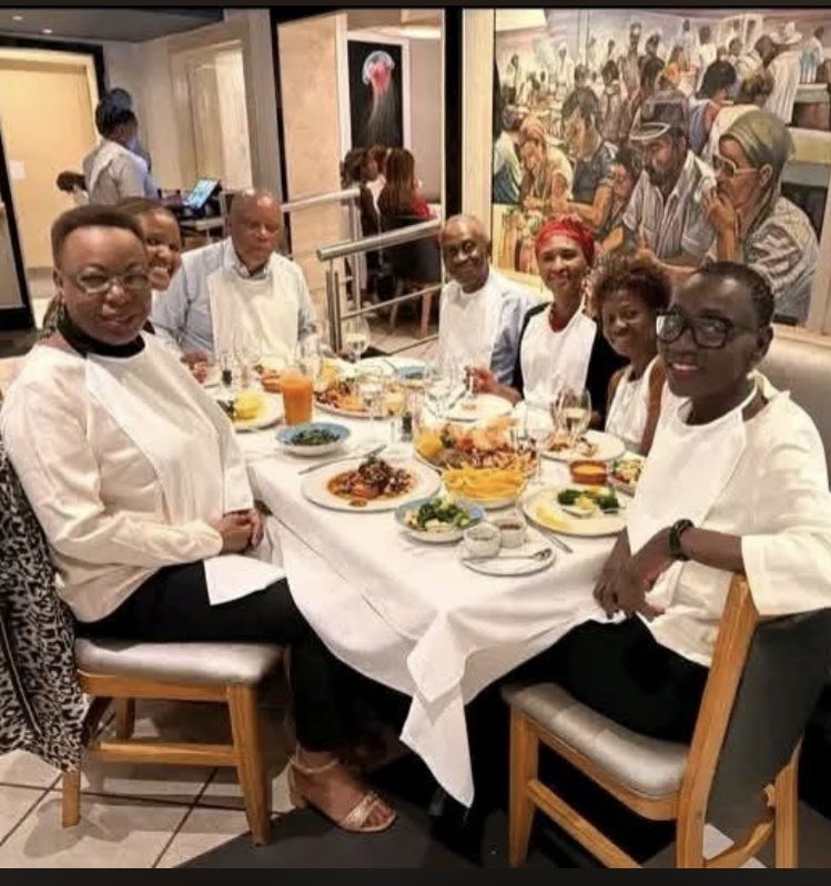 bonzeM's tweet photo. @HermanMashaba U mean this ones 🫣🤭🤣🤣🤣🤣🤣 https://t.co/vOGRa3h9xm