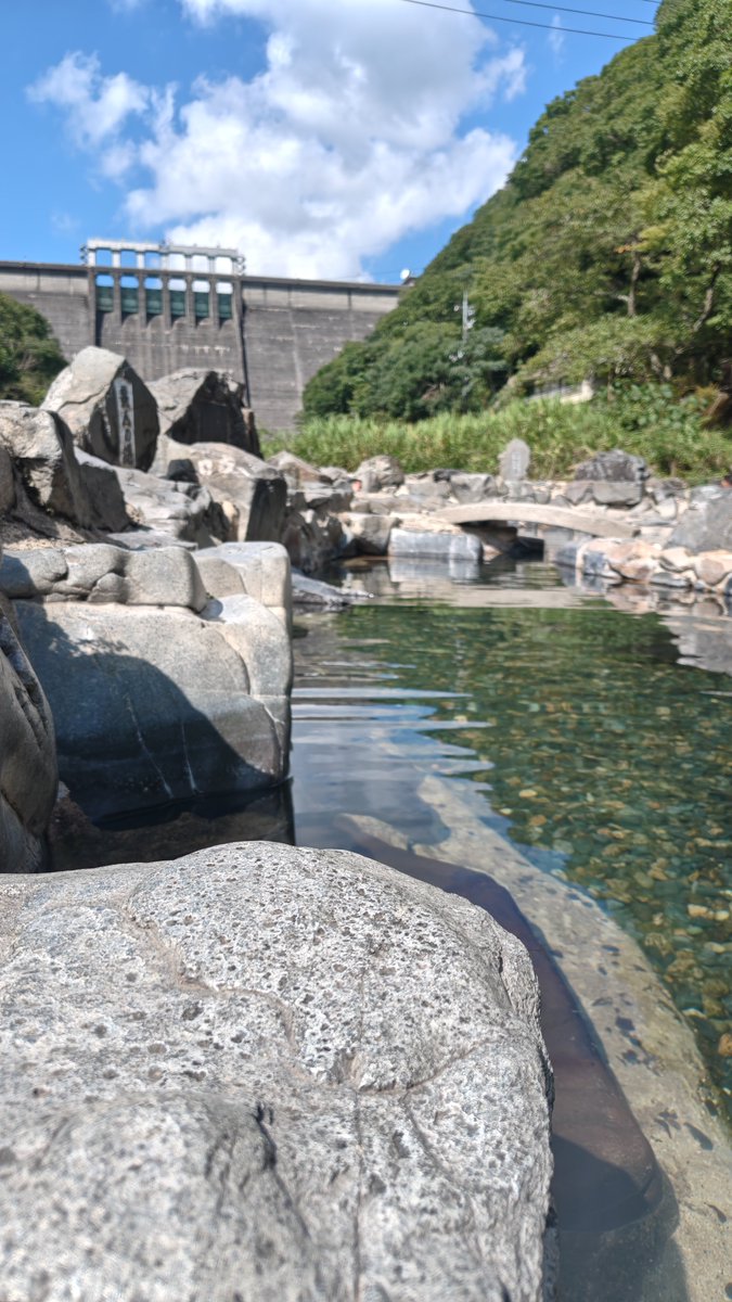 omuko217koji's tweet photo. やりたいことをギュッとやる一日目午後の部
湯原温泉で温泉
蒜山でソロキャンプ
蒜山といえばジンギスカンだからラム肉食べてる
もちろんバックミュージックはケミカリ
#ケミカリ 
#ケミカルリアクション 
#湯原温泉 https://t.co/qJGrKSUzPo
