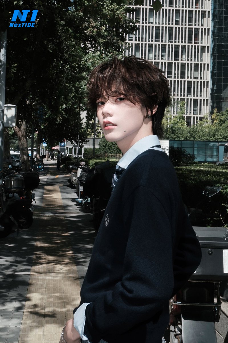 NexT1DEofficial's tweet photo. One-Day Manager #XIONG at https://t.co/b9Ux66bHVP Hopson One Chaoyang Store
#NexT1DE https://t.co/fpVyxJjEtv