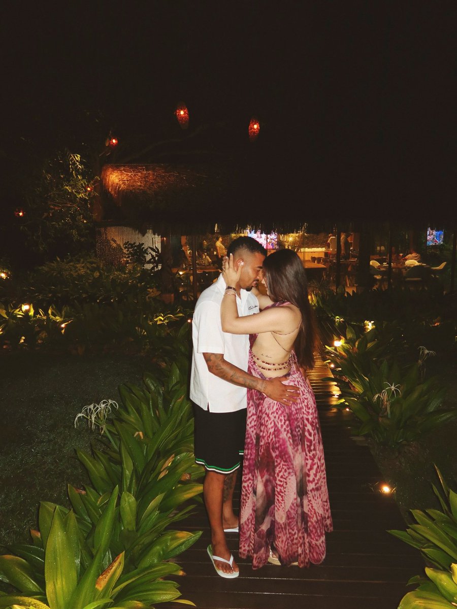biggabi06's tweet photo. Enjoy life with the woman you love ❤️ https://t.co/vzpz5N7Udo