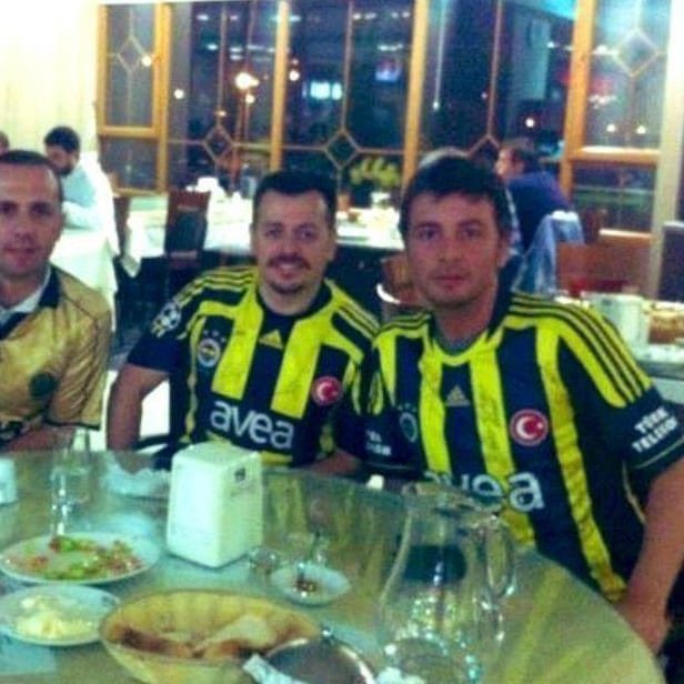 FenerPlus_'s tweet photo. Hiçbir gazeteci, forma giydiği için gazetecilik mesleğini kaybetmez. https://t.co/NGSymLzhJQ