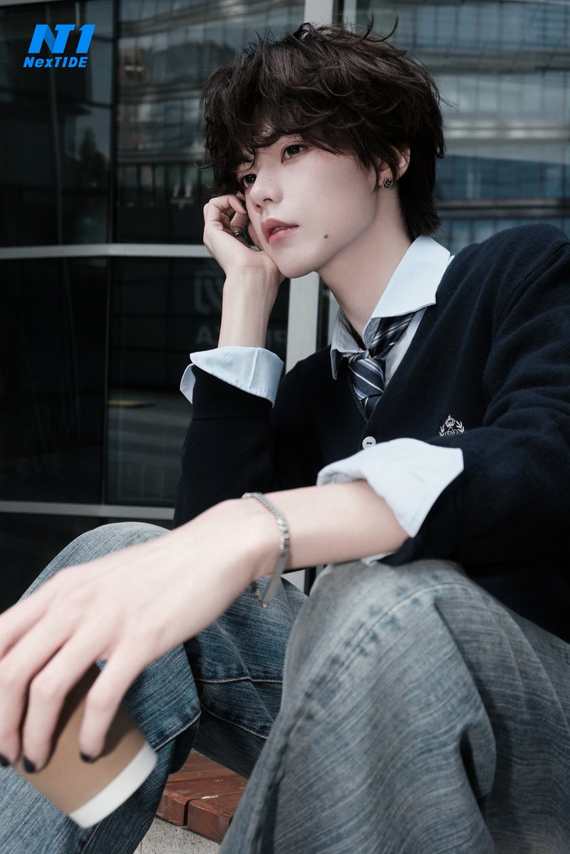 NexT1DEofficial's tweet photo. One-Day Manager #XIONG at https://t.co/b9Ux66bHVP Hopson One Chaoyang Store
#NexT1DE https://t.co/fpVyxJjEtv