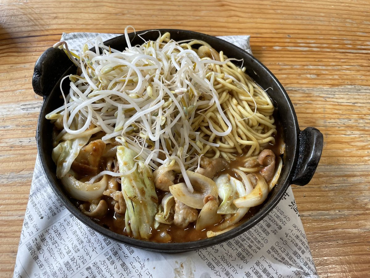kimipon2012's tweet photo. お昼は名物の
チャンポン入りホルモン✨

美味しかったです👍 https://t.co/CTbpTSLVaE