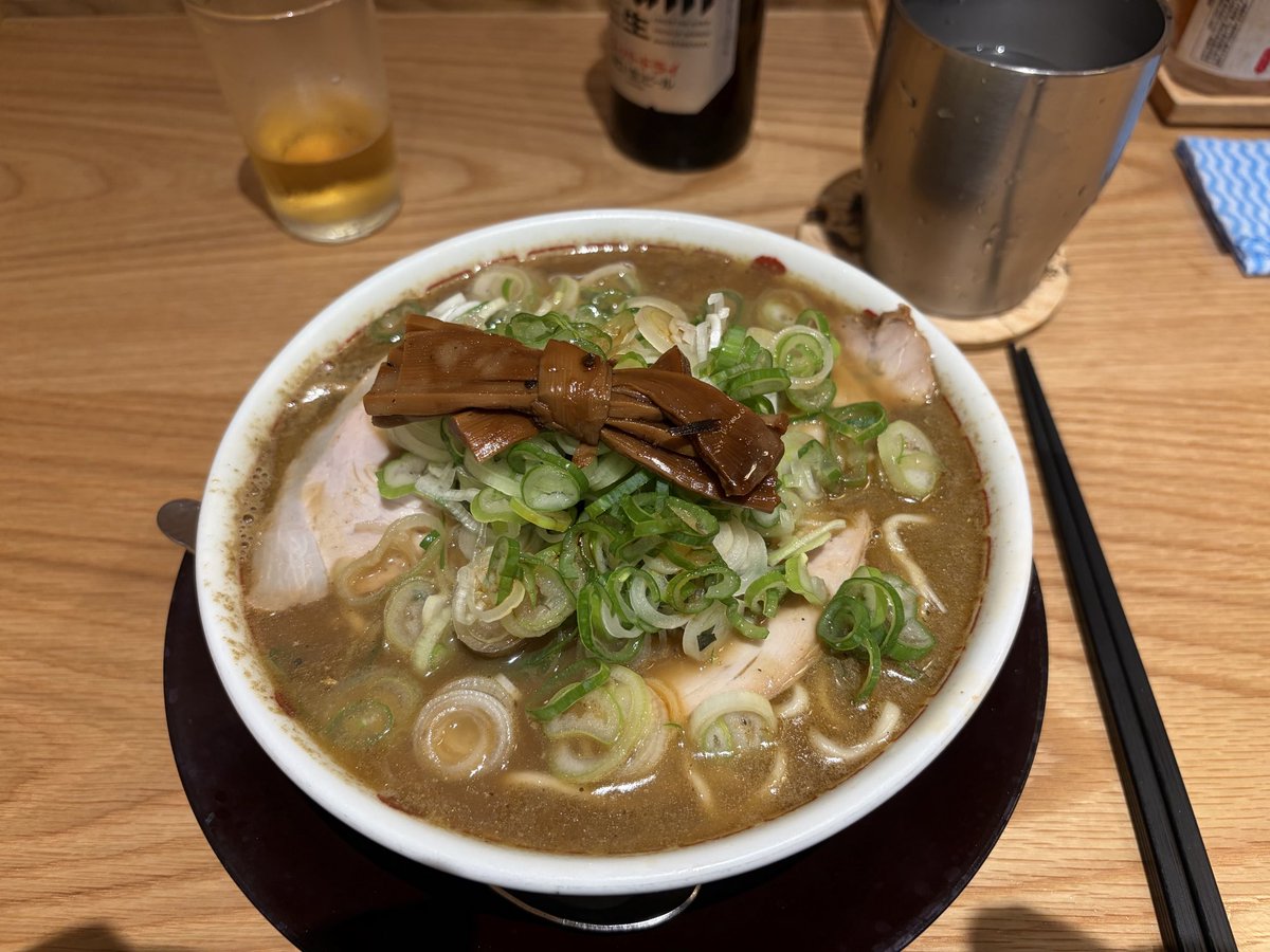 hiroxx24's tweet photo. 東京駅、ひらこ屋。津軽煮干旨し！

メモ
カエシは2周追加が上手い https://t.co/TkOme0YGAU