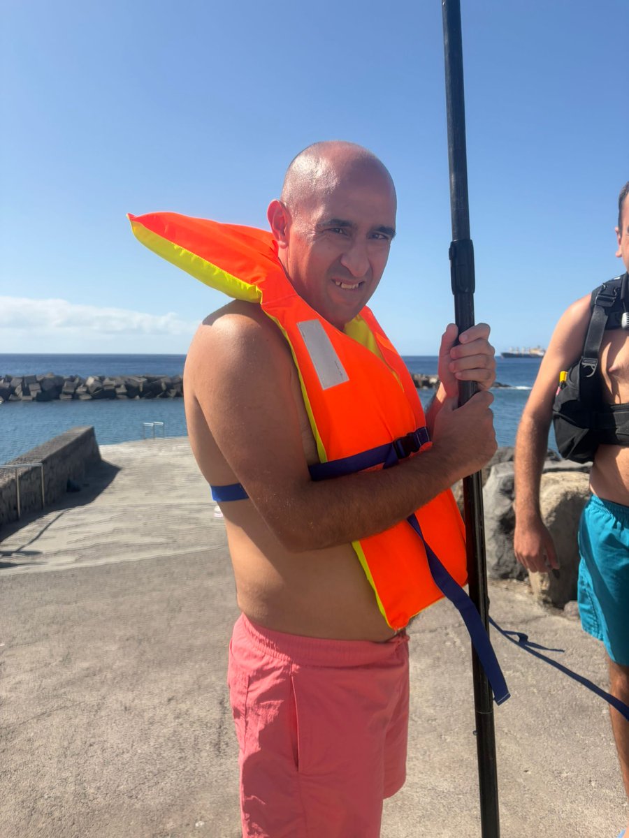 SanJuandeDiosTf's tweet photo. 🌊 Sonrisas, mar y mucha diversión. Nuestros residentes disfrutaron de una nueva jornada de paddle surf en San Andrés junto a SquatinaSubD. Gracias por recibirnos como en casa un verano más. ¡Ya van tres! 💙🏄‍♂️ #PaddleSurf #SanAndrés #VeranoConValores #GraciasSquatina https://t.co/9hIfa4dshC