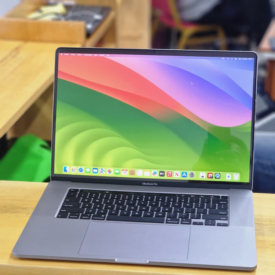 PassiTronics's tweet photo. 🔥 MacBook Pro 16” Retina – 2019

💻 Core i7 6 cœurs | 16 Go RAM | 512 Go SSD
🎮 Radeon Pro 5500M 8 Go
✨ Écran Retina 16” – 3072×1920
⌨️ Touch Bar + Touch ID
🍎 macOS Sonoma

✅ Excellent état de fonctionnement

Prix : 500.000 Fcfa

📩 Disponible au 691 24 97 04
Douala https://t.co/Yw1H98tmsU