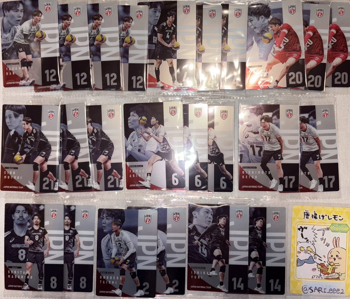 SARI_eee2's tweet photo. 【交換】 JAPAN NATIONAL VOLLEYBALL TEAM 男子バレー 日本代表 ウエハース 2026バレー バレーボール BANDAI

求 画像3 小川
譲 画像 1、2

直筆、ユニフォーム難しいと思いますが優先とさせていただいております。
気軽にお声かけください🌟 https://t.co/vZWoCDJXGp