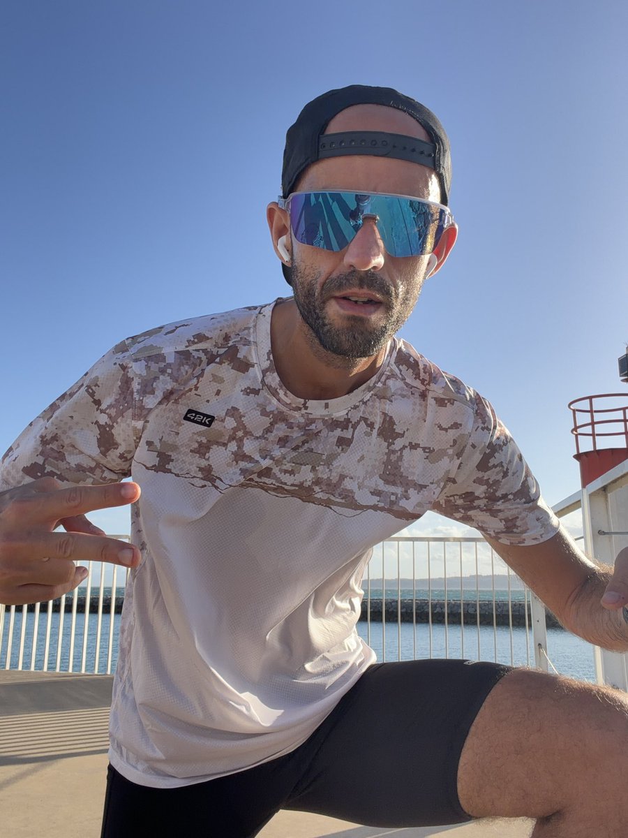 TejeiroManu's tweet photo. No corro para ser mejor que nadie.
Corro para ser mejor que ayer.
Cada kilómetro → disciplina.
Cada entrenamiento → progreso.
Cada día → una nueva oportunidad.
5:30/km. 1h39min. Y seguimos. 🔥
#Running #RunTangier #NeverGiveUp https://t.co/UweoO04iMd