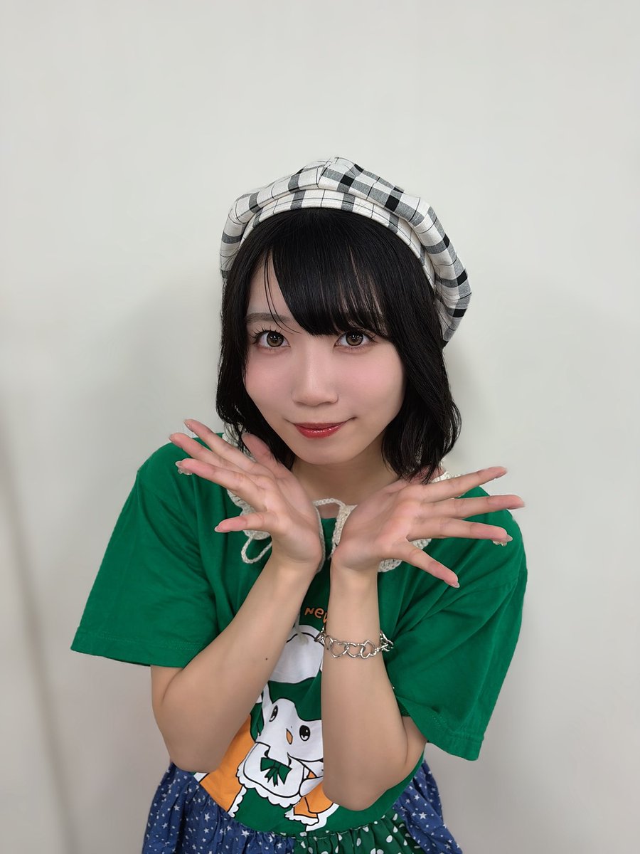 nakachan_0611's tweet photo. 久しぶりの現地特典会🙌🏻
ありがとうございました！！！
みんなが緑に染まってて幸せだったよ〜♡
明日も会えるのたのしみすぎます💚
#ため息未来 https://t.co/vcYvfspsvx