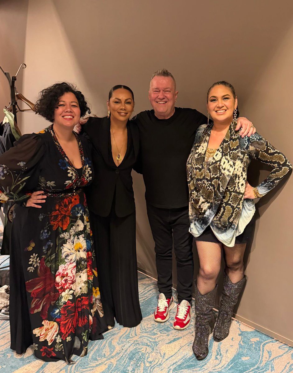JimmyBarnes's tweet photo. Supporting the Nelune Foundation- an incredible cause.

@MahaliaBarnes @JuanitaTippins https://t.co/p62CcoLrqM
