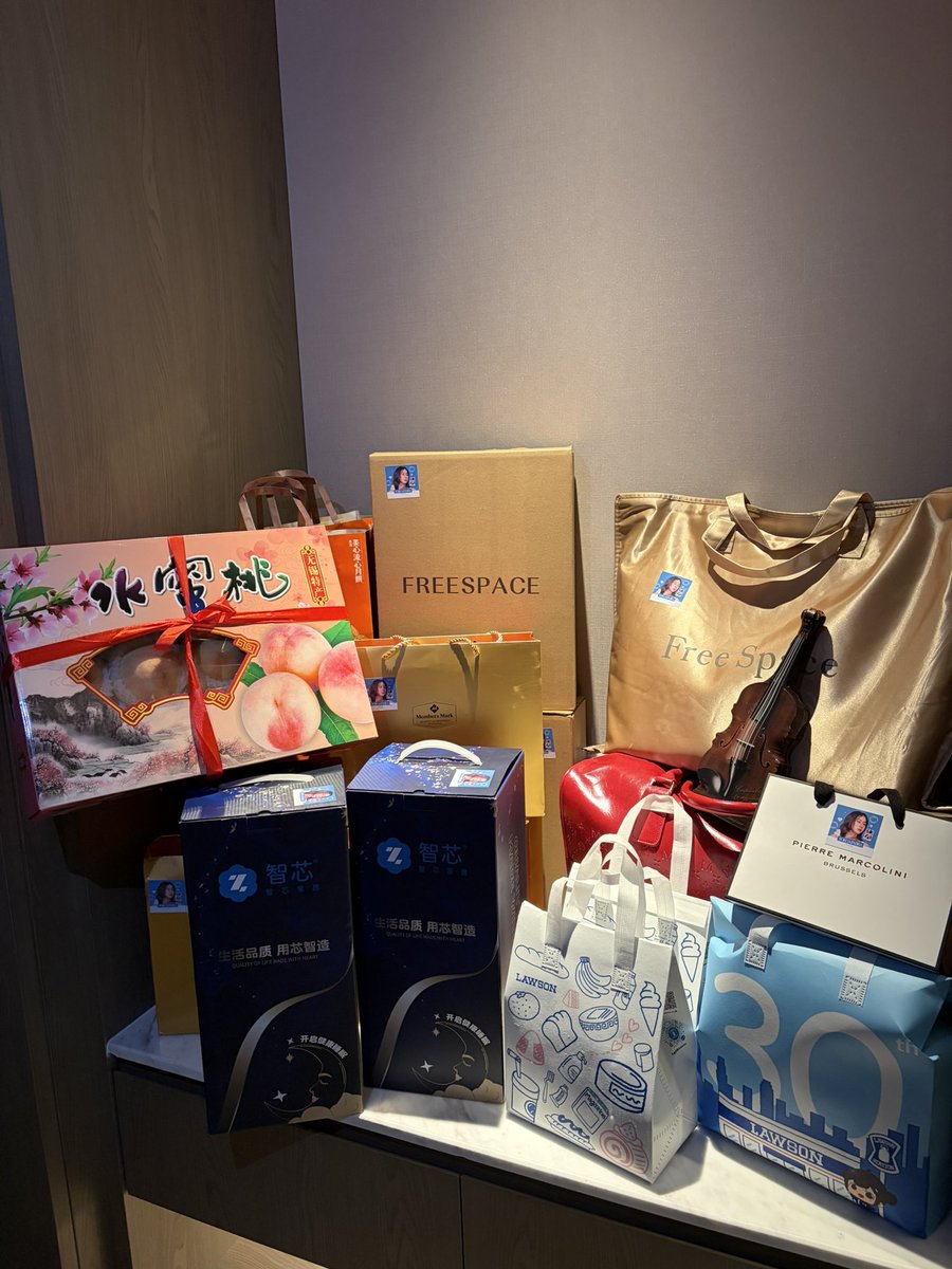 yoko_management's tweet photo. ขอขอบคุณแฟนๆ ที่ต้อนรับโยโกะ และพวกเรา YKM เป็นอย่างดี ความรักที่ทุกคนมอบให้ เราได้รับมันแล้วนะคะ 

A heartfelt thank you to all the fans for giving Yoko and the YKM team such a warm welcome. We have fully received every inch of love!

APASRA FIRST REUNION
#YokoInNantong https://t.co/4bej4Ad2fj