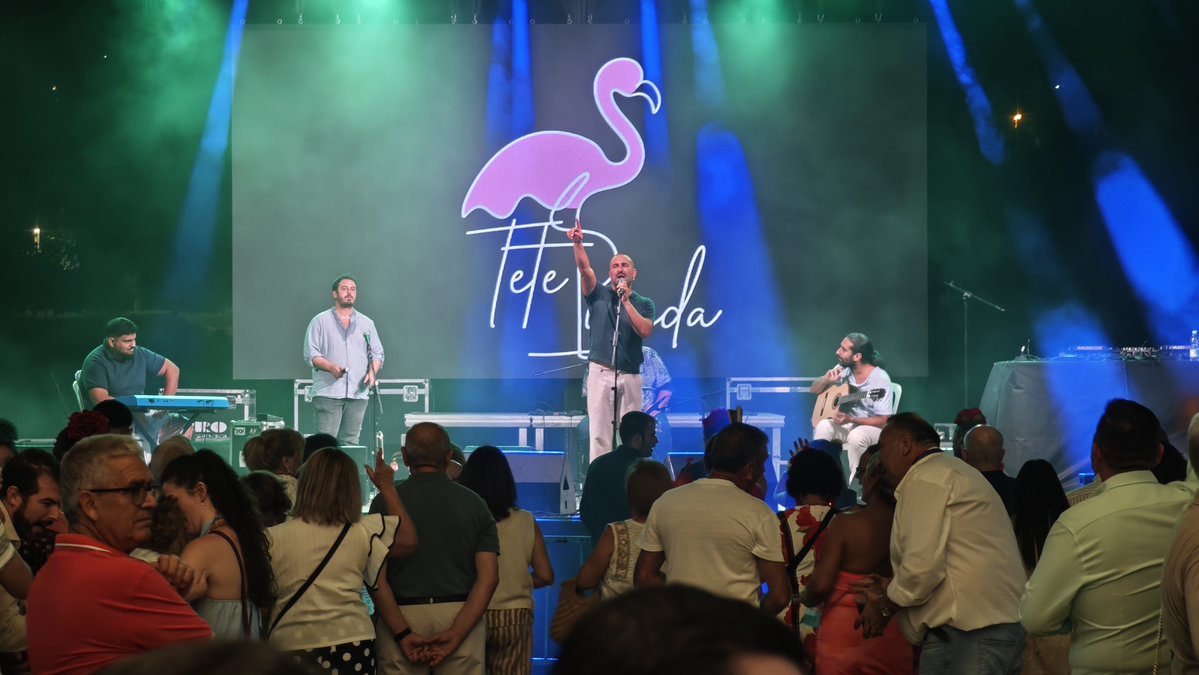 AytoLucena's tweet photo. 📸 Ayer la Caseta Municipal se llenó de música con el arte de María de la Colina, la voz de Tete Pineda y la energía de José de Rico.

Y así finalizamos hoy cinco días de #FeriaDelValle:
🎤 17:00 h — Los Cenacheros
🎤 19:00 h — Vinilo 8.0
🎤 22:00 h — Javi Medina https://t.co/NqQ2uTe4BQ