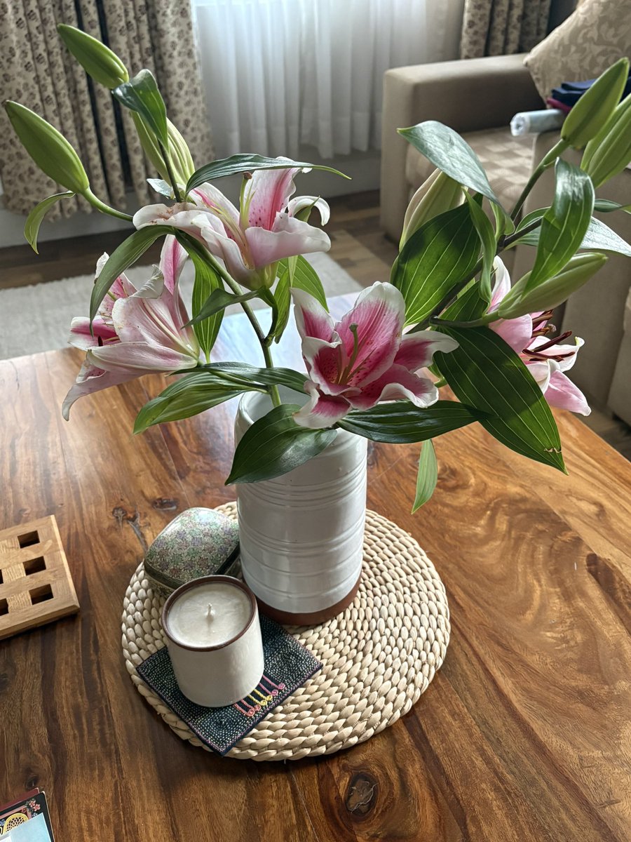 chikosuko's tweet photo. お花でも飾ろうかと思える余裕感ヨキ。
三連休だからネ https://t.co/6N2nhGHCDs