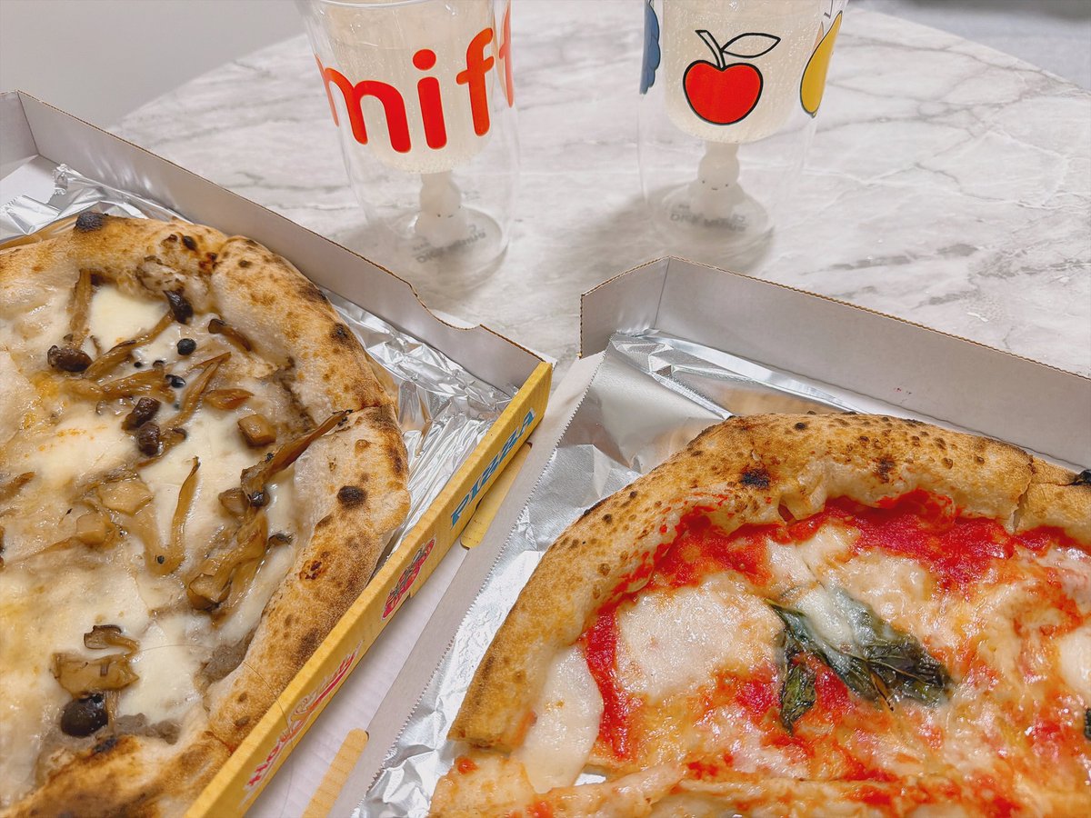 digojnkk__ip's tweet photo. どーーーーしてもピザな気分で
友達誘って食う⋆⸜🍕⸝⋆ https://t.co/sOzBLP804y