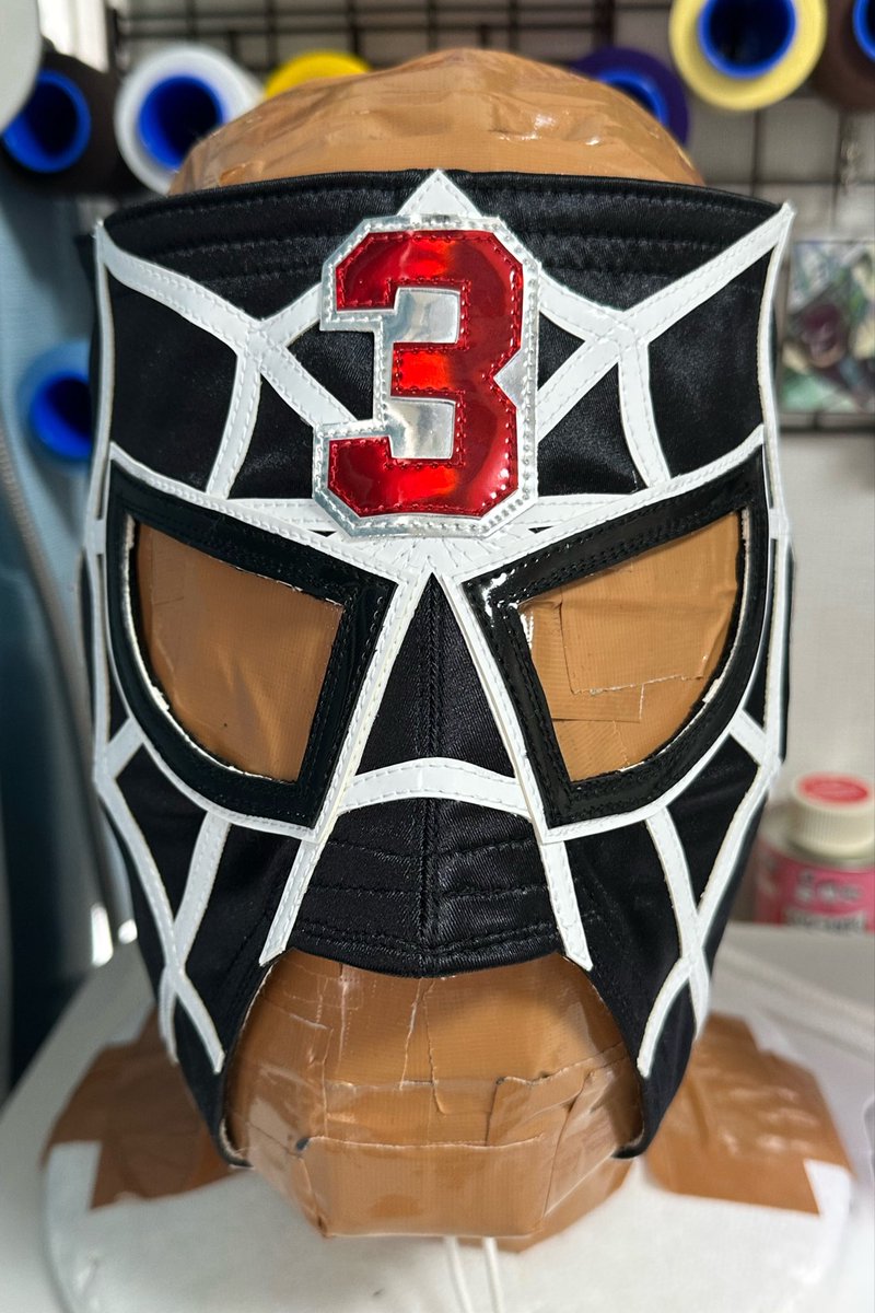 plusA_katsu's tweet photo. プロレスマスクコレクション✨
ブラック3選手！（選手納品）
通常カラーバージョン🕷️

#ブラック3
#COMBO
#KATSUYA製
#プロレスマスク
#コレクション https://t.co/iX4phVQ2sG