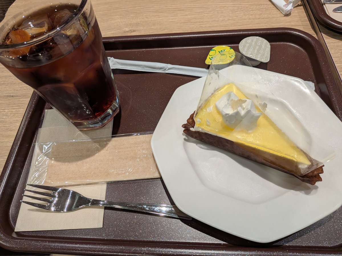 underbar_2ch's tweet photo. ちなみに15時のおやつは家族でレモンレアチーズケーキとモンブランのクロッフル食べました🤤美味い！ https://t.co/TmVBuIbU3r