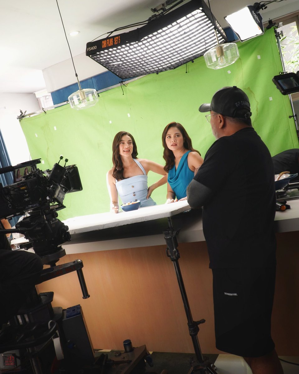 officialjudayph's tweet photo. Double the fun at kulit with Judy Ann Santos and Anne Curtis! ❤️🩵

#JudyAnnSantos #AnneCurtis #CocoMama https://t.co/ycJqsW1d8a